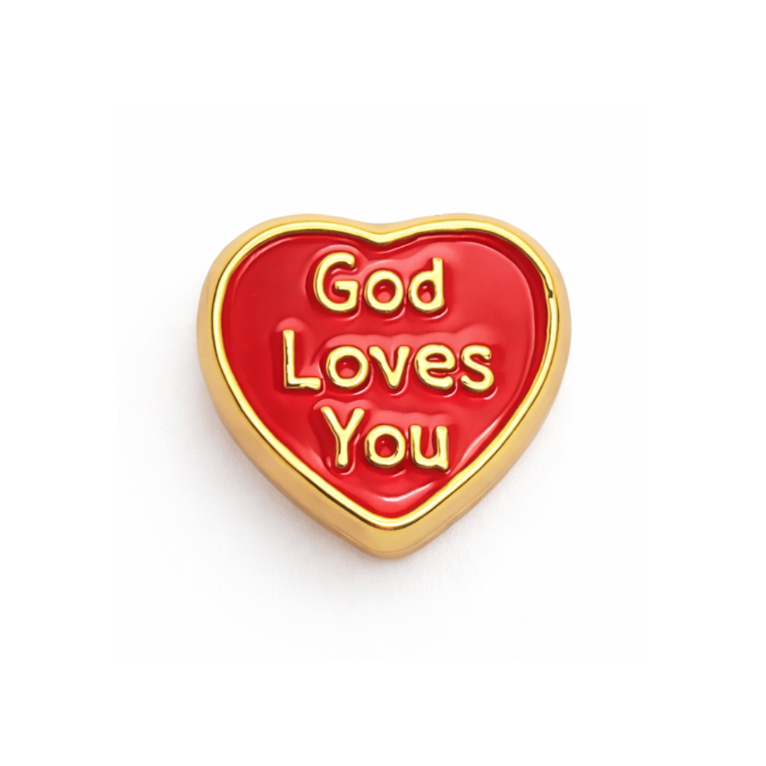 Charm - Coração God Loves you Dourado