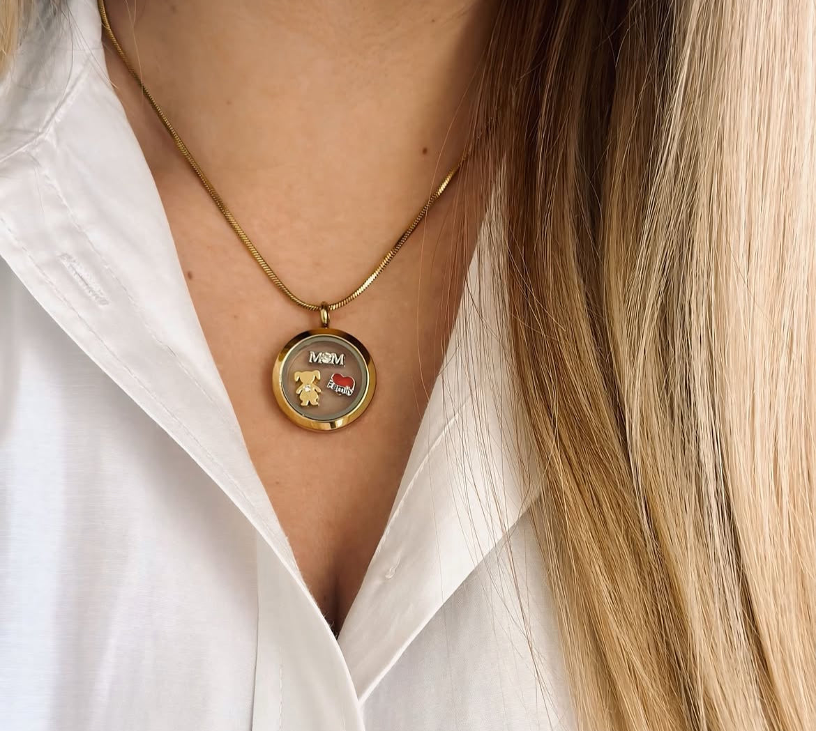 Medalhão Dourado Liso Pequeno + Fio Dourado
